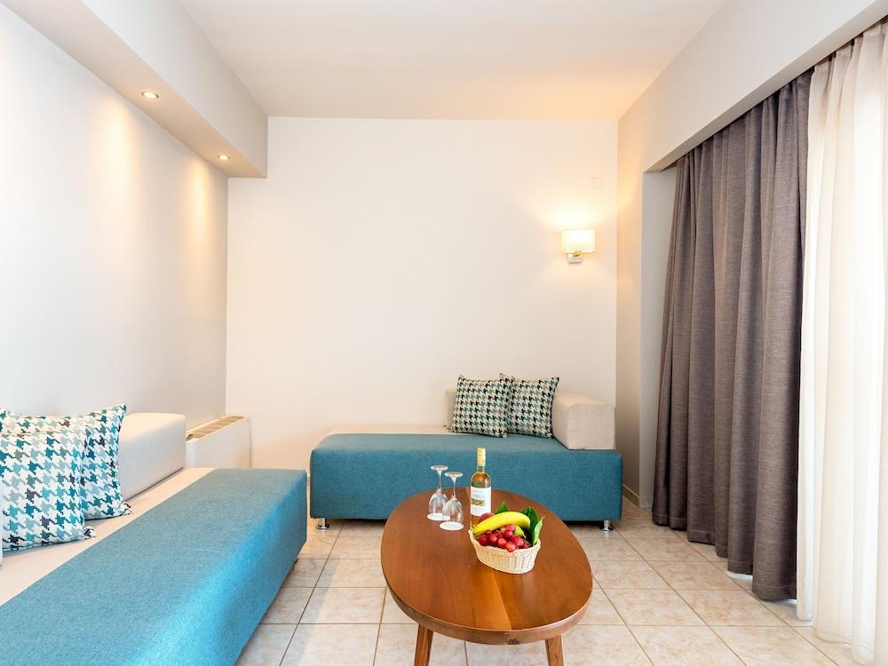 Solimar Aquamarine Resort Gerani  ภายนอก รูปภาพ