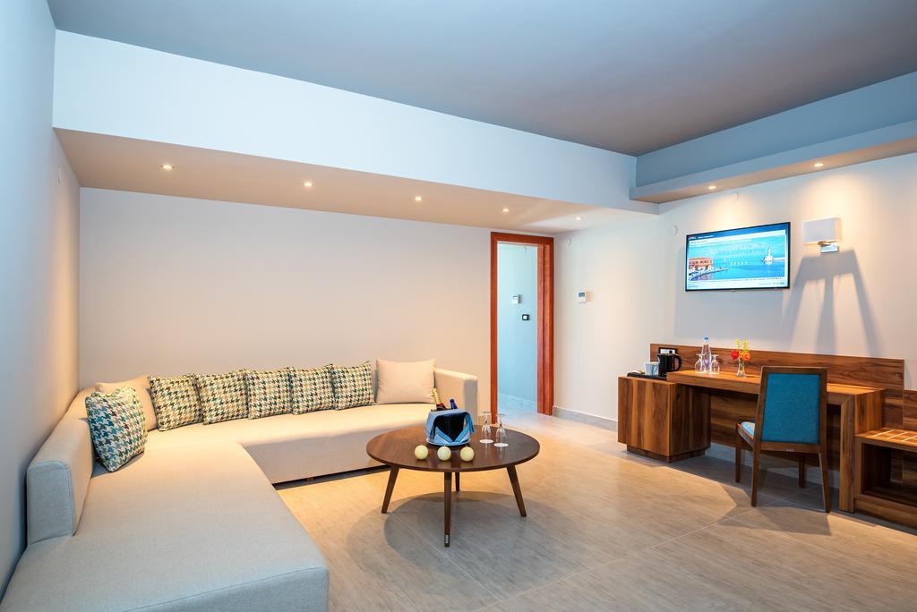 Solimar Aquamarine Resort Gerani  ภายนอก รูปภาพ