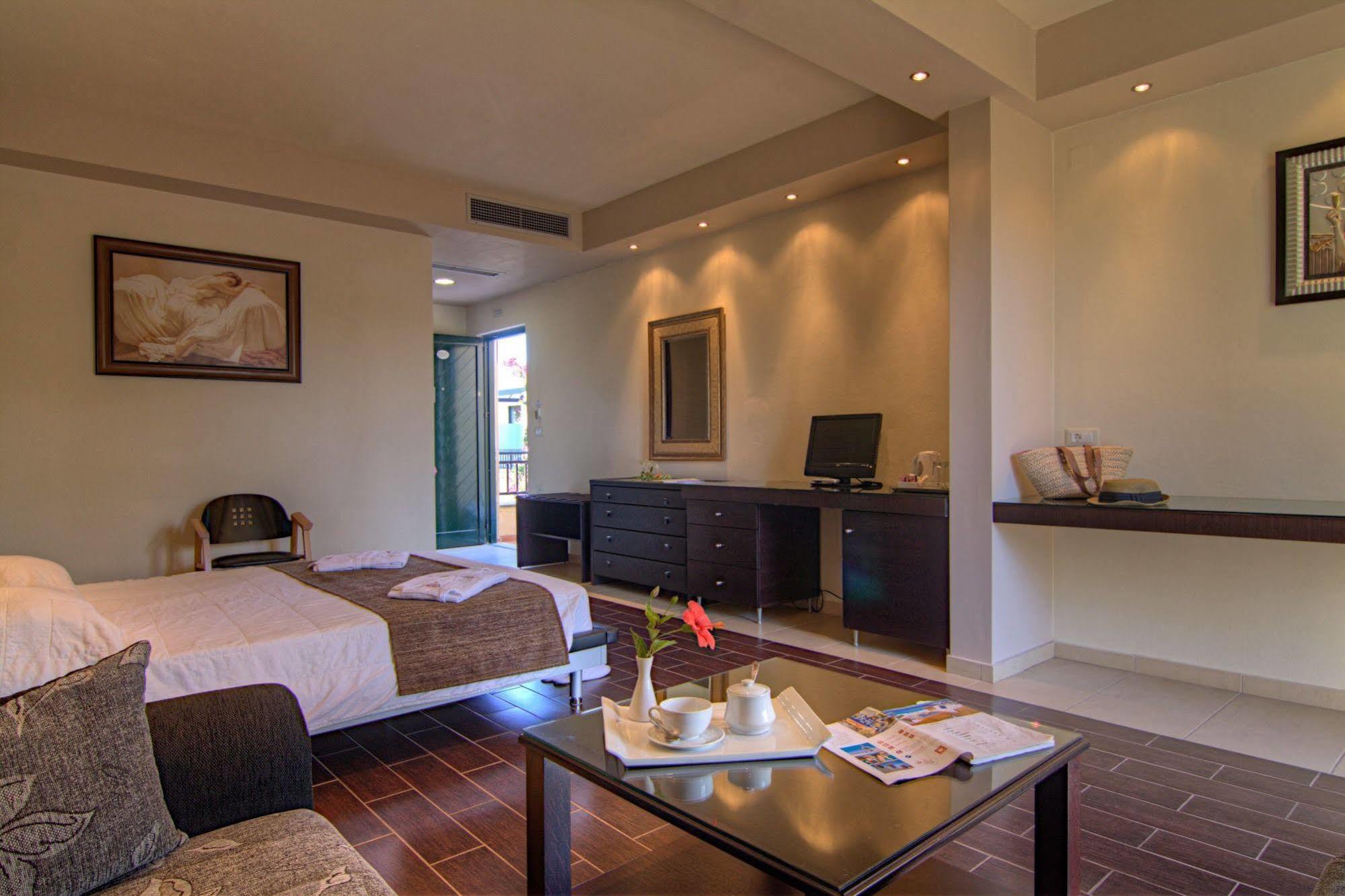 Solimar Aquamarine Resort Gerani  ภายนอก รูปภาพ